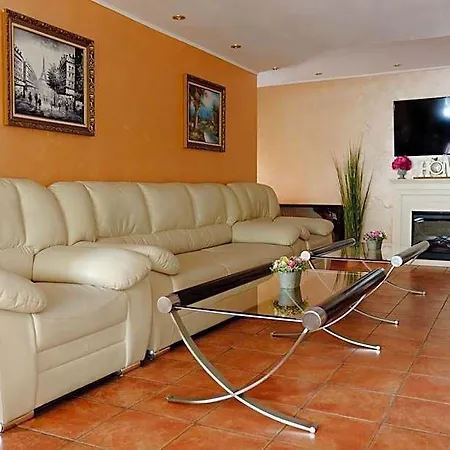 Hotel Max International &