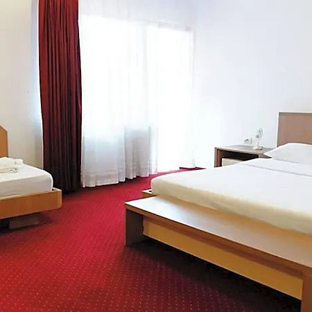 Max International & Hotel